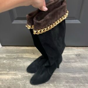 Gorgeous black and brown women’s 6.5 boots
093